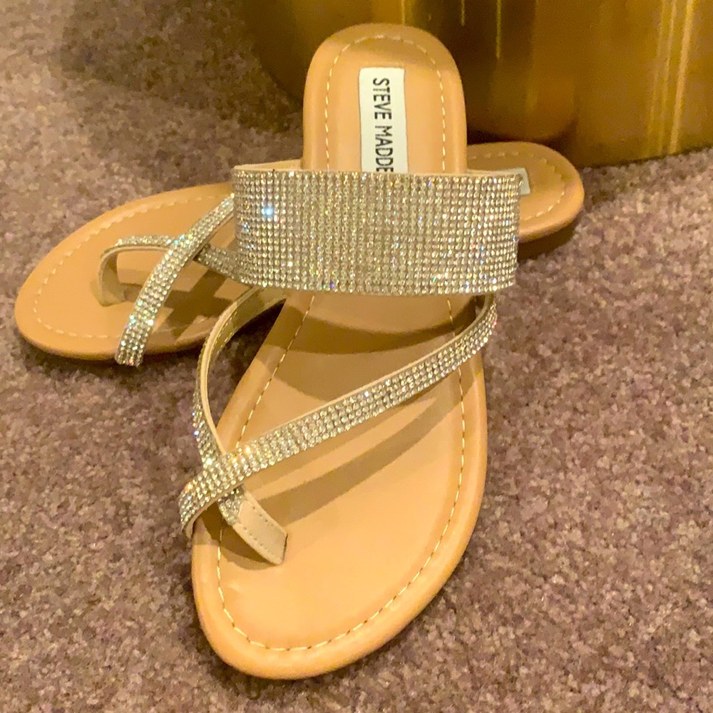 Women’s size 6 Steve Madden Sandals.